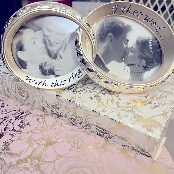 SILVER TONE DOUBLE INTERTWINED WEDDING RING PICTURE FRAME 7.5x3” cones gift wrap - Picture 2 of 14